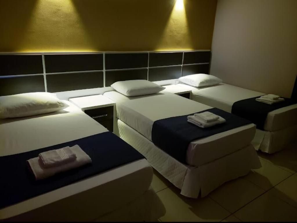 Hotel Llamosas シウダー・デル・エステ エクステリア 写真